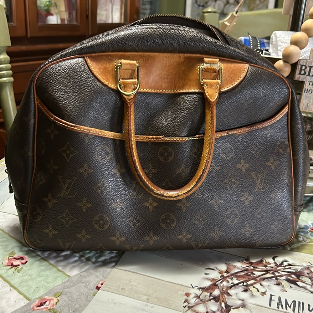 Authentic LV large Deauville handbag